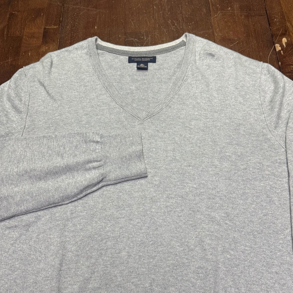 Banana Republic V-Neck Sweater Mens XL Gray Cotton Cashmere Knit Pullover